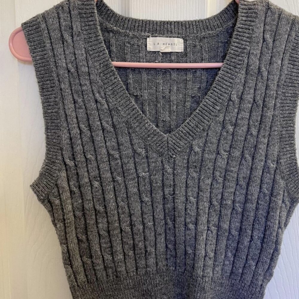 Xs fitted grey knit vest